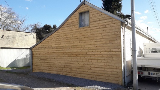 bat habillage mur en bois